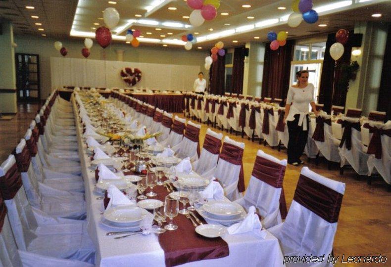 Romai Otel Budapeşte Restoran fotoğraf